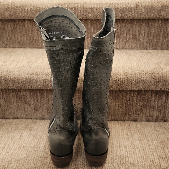 Independent Boot Company Mansfield - Picture 4 of 5